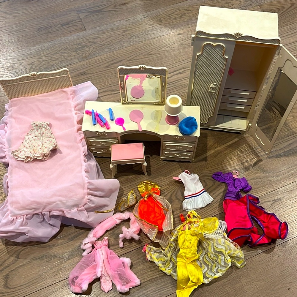 Barbie bedroom and clothes plus more.